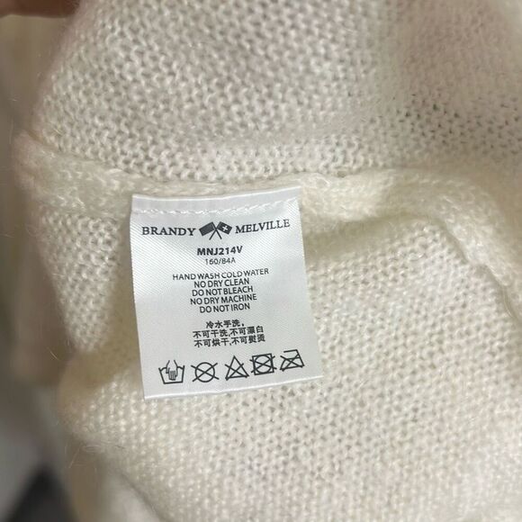 ✨Brandy Melville ANDI MOHAIR V-NECK SWEATER✨ - Picture 6 of 7